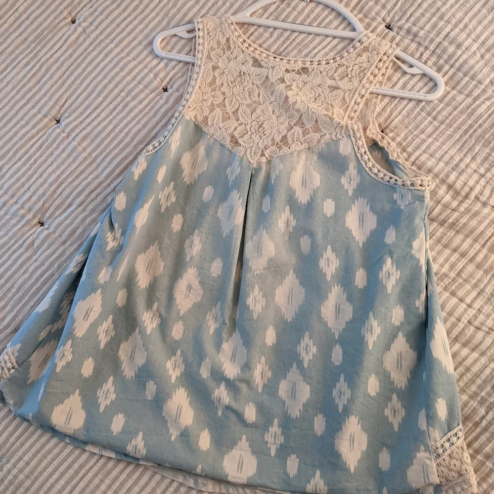 Skylar + Jade Tank with Lace Detail Size Medium